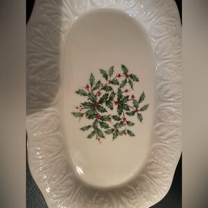 Lenox Holiday Holly Serving dish with Gold Accent